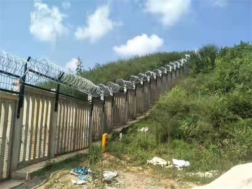鐵（tiě）路加高網.jpg